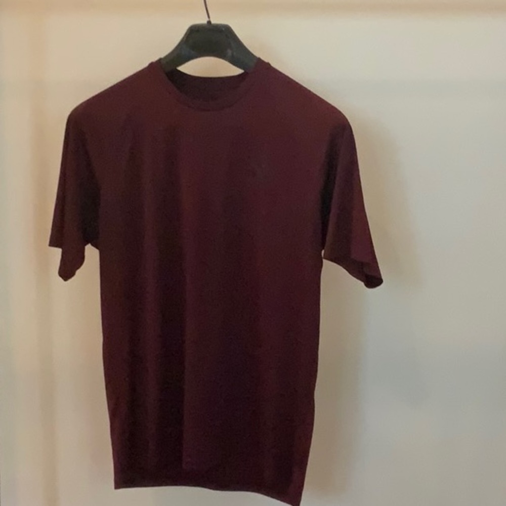 Men’s Under Armour Burgundy Short Sleeve Tee